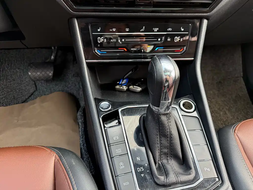 Volkswagen Lavida 2022 280TSI DSG Luxury Edition 2022 - thumbnail 6