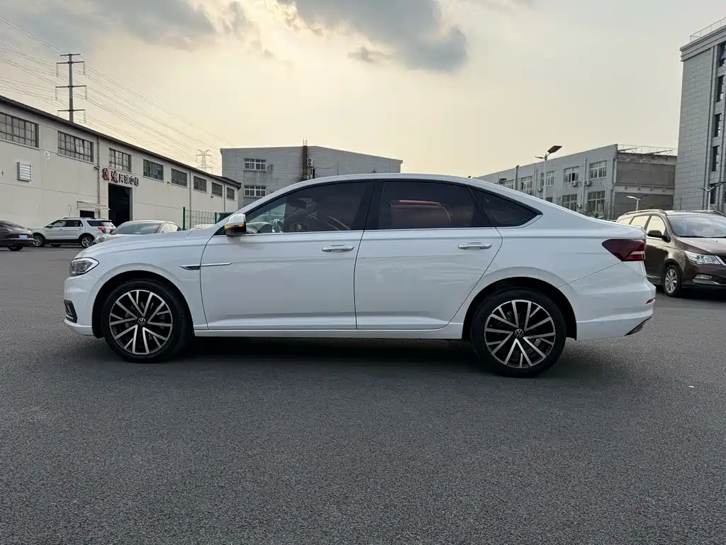 Volkswagen Lavida 2022 280TSI DSG Luxury Edition 2022 - thumbnail 20