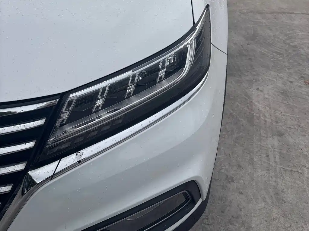 Roewe Roewe RX5 2019 20T FWD Automatic 4G Connected Platinum Edition 2019 - thumbnail 5