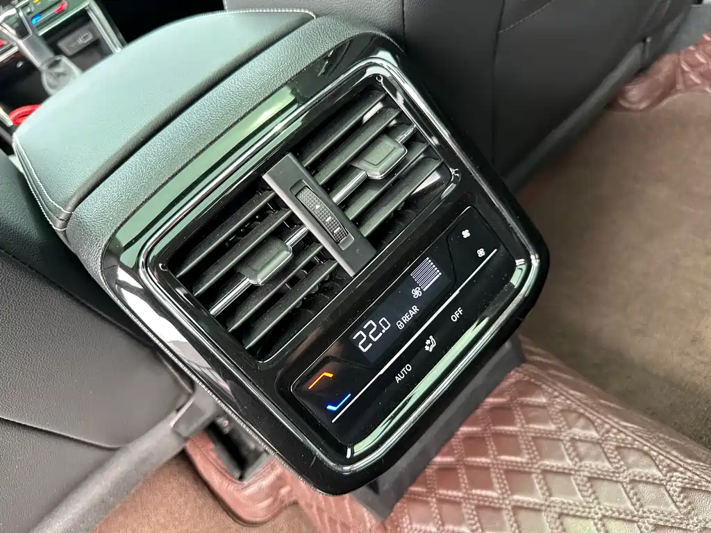 Volkswagen Passat 2023 330TSI Starlight Luxury Edition 2022 - thumbnail 11