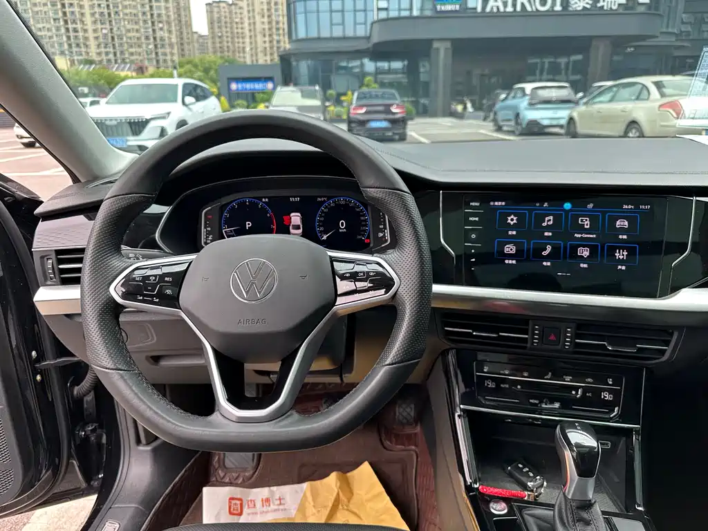 Volkswagen Passat 2023 330TSI Starlight Luxury Edition 2022 - thumbnail 13
