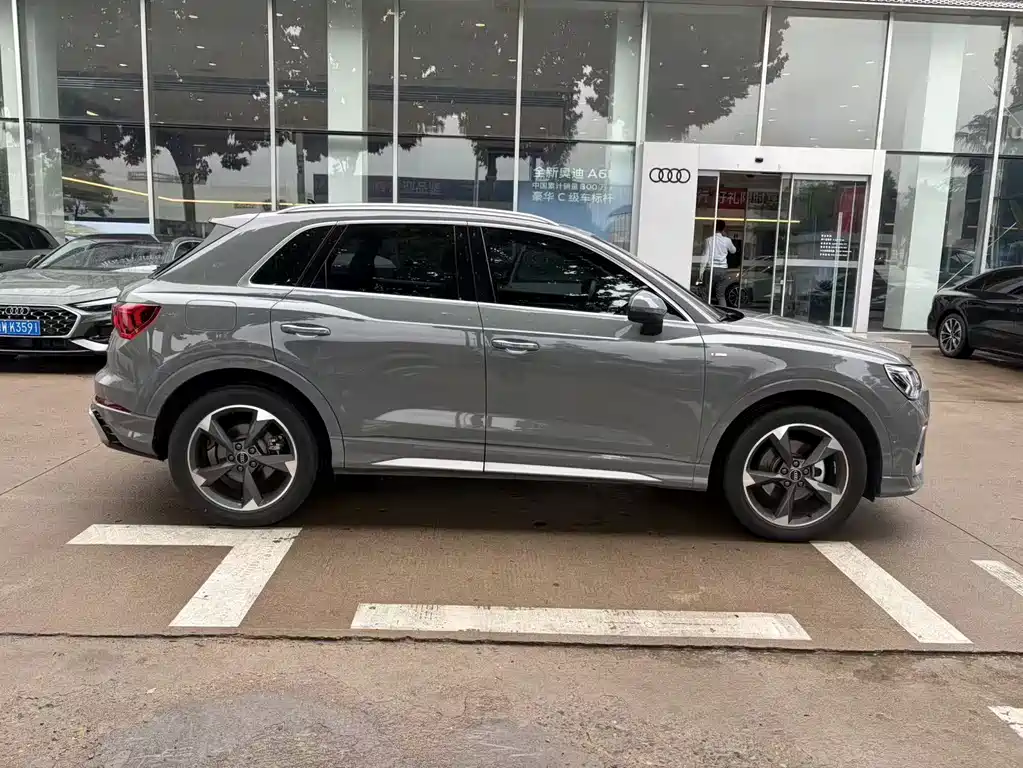 Audi Audi Q3 2024 35 TFSI Fashion Dynamic 2024 - thumbnail 3