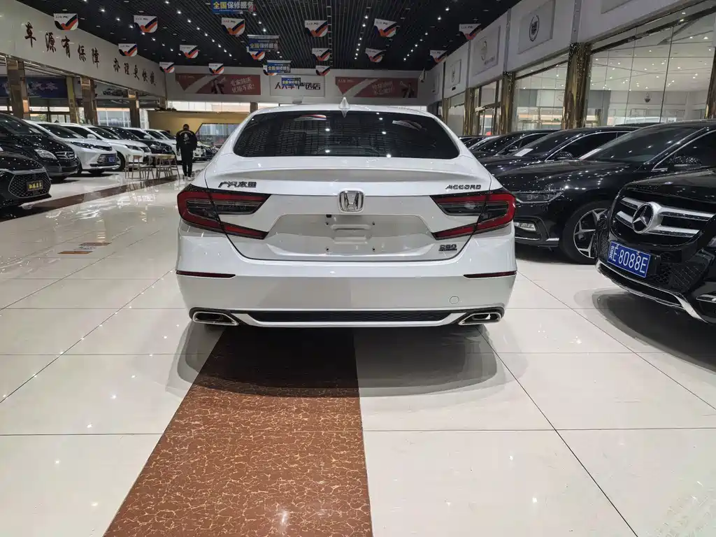 Honda Accord 2022 260TURBO Luxury Edition 2023 - thumbnail 4