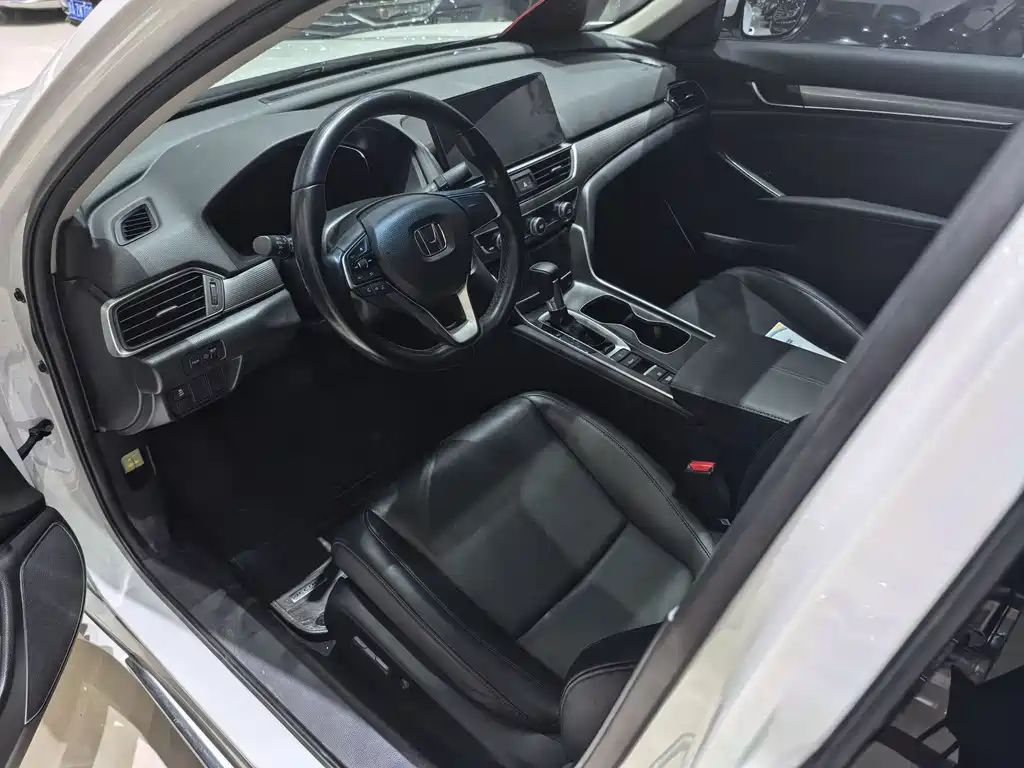 Honda Accord 2022 260TURBO Luxury Edition 2023 - thumbnail 5
