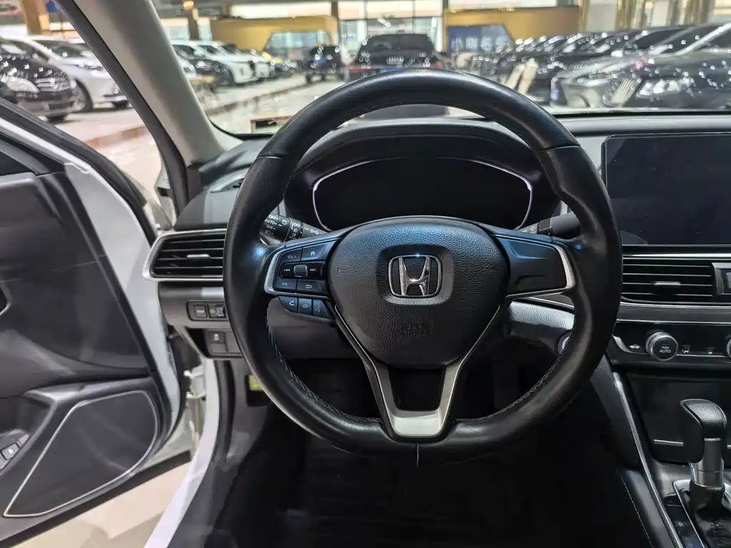 Honda Accord 2022 260TURBO Luxury Edition 2023 - thumbnail 8