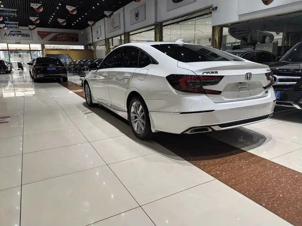 Honda Accord 2022 260TURBO Luxury Edition 2023 - thumbnail 9