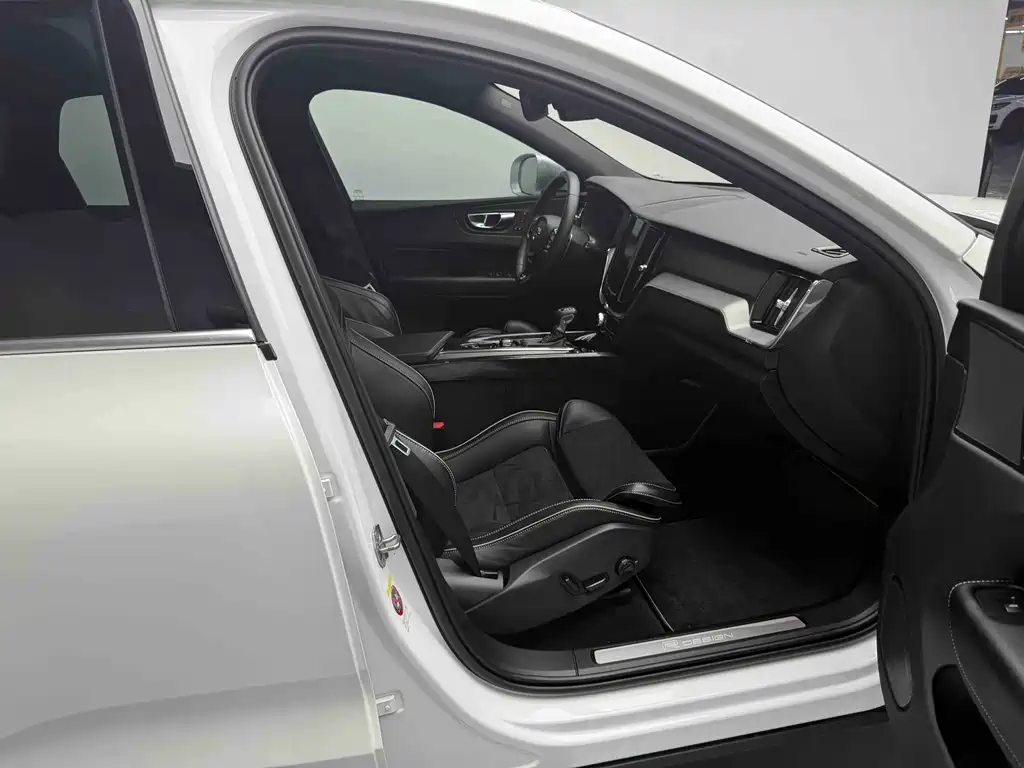 Volvo Volvo XC60 2019 T5 AWD Zhiyuan Sport Edition China V 2018 - thumbnail 3