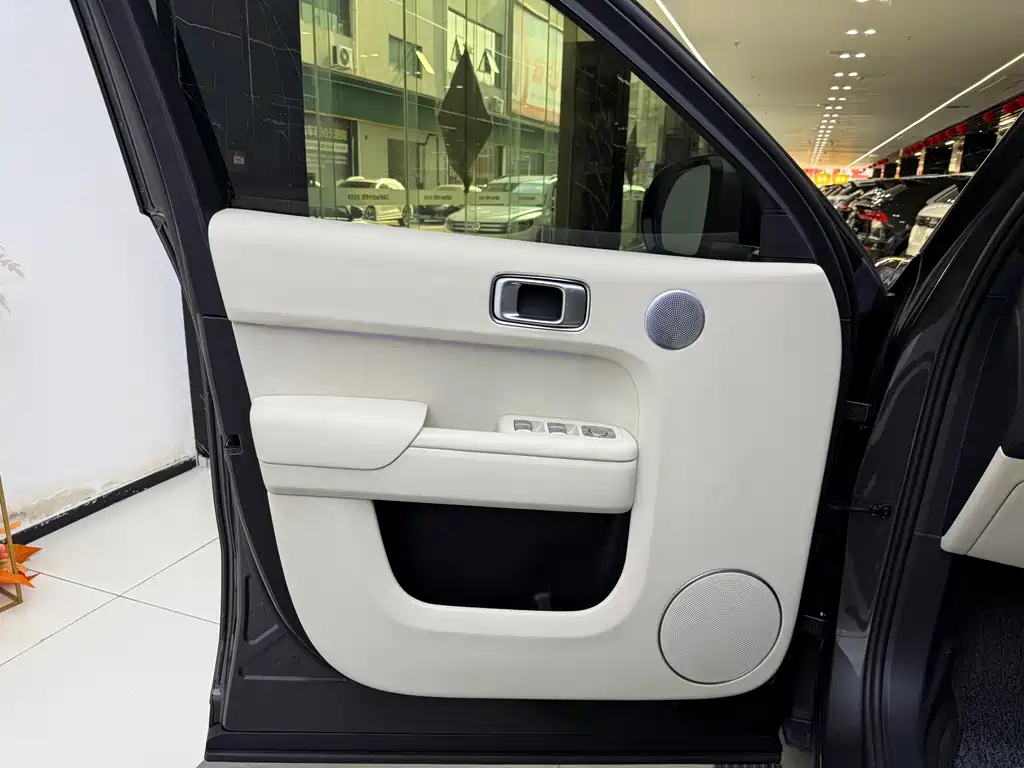 Li Auto Li Auto L9 2022 Max 2023 - thumbnail 9