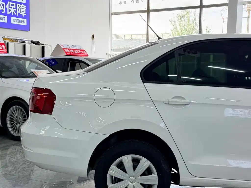 Volkswagen Jetta 2015 Zhihui Edition 1.4L Manual Fashion Type 2015 - thumbnail 3