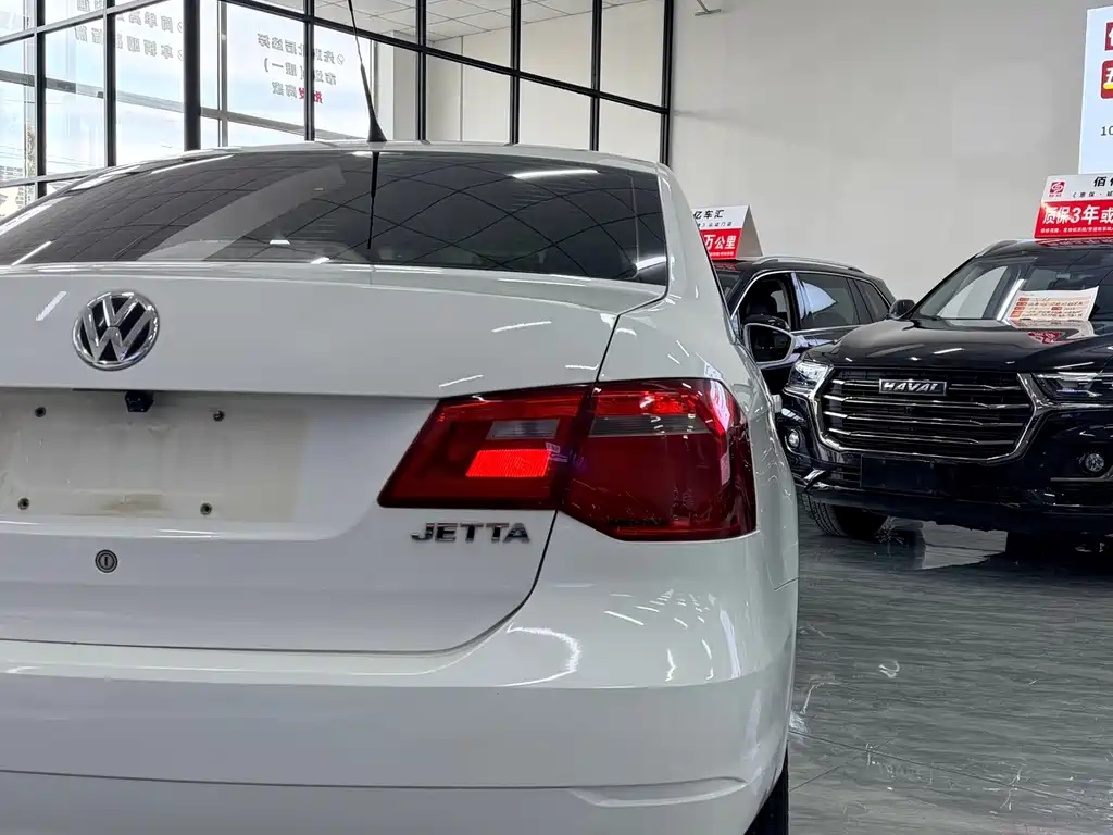 Volkswagen Jetta 2015 Zhihui Edition 1.4L Manual Fashion Type 2015 - thumbnail 4