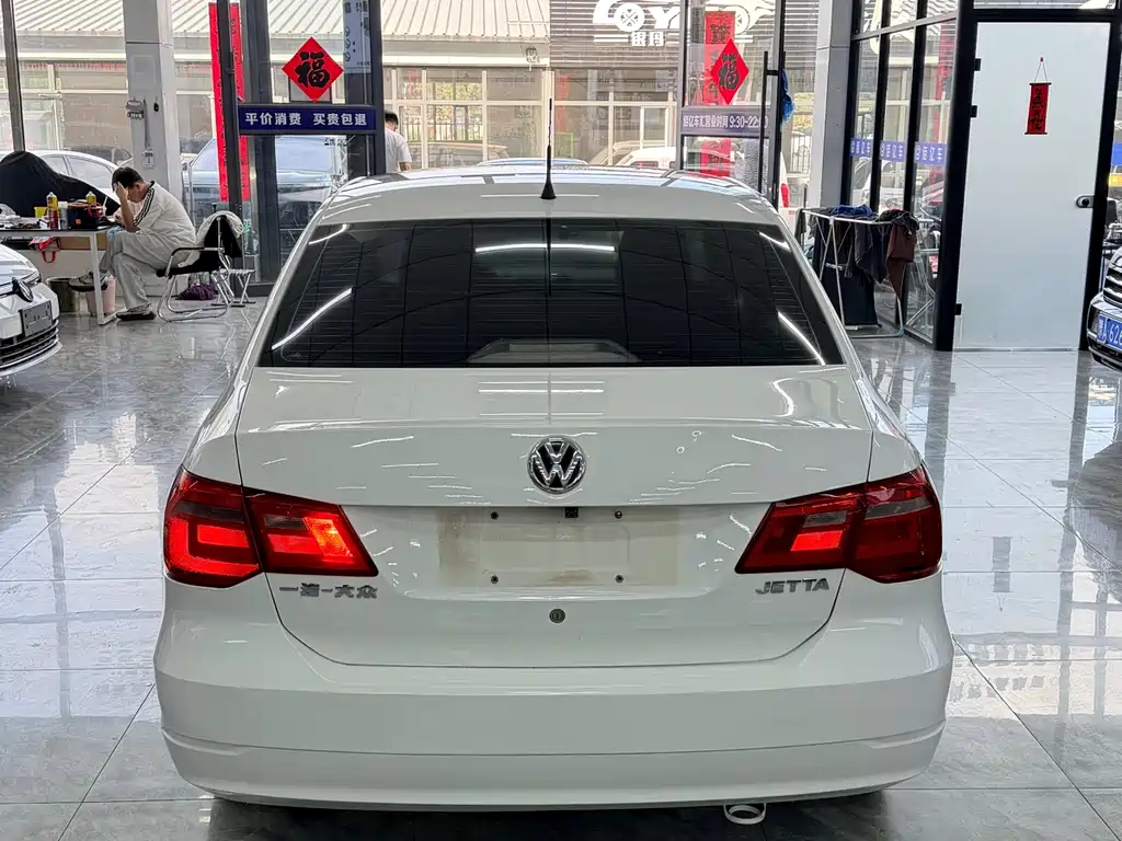 Volkswagen Jetta 2015 Zhihui Edition 1.4L Manual Fashion Type 2015 - thumbnail 10