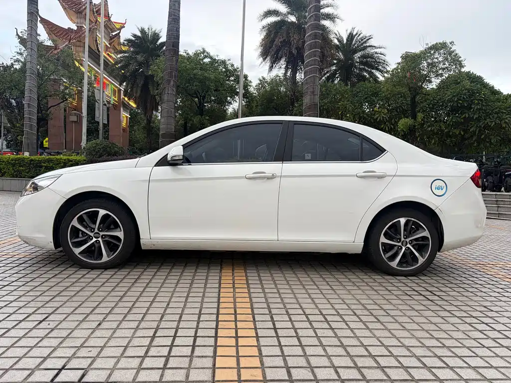 JAC Group JAC iEVA50 2019 Luxury Intelligent Edition 2019 - thumbnail 9