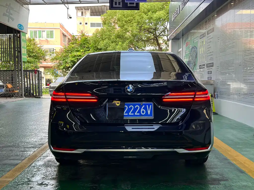 BMW BMW 5 Series 2024 530Li Leading Edition Luxury Package 2024 - thumbnail 5