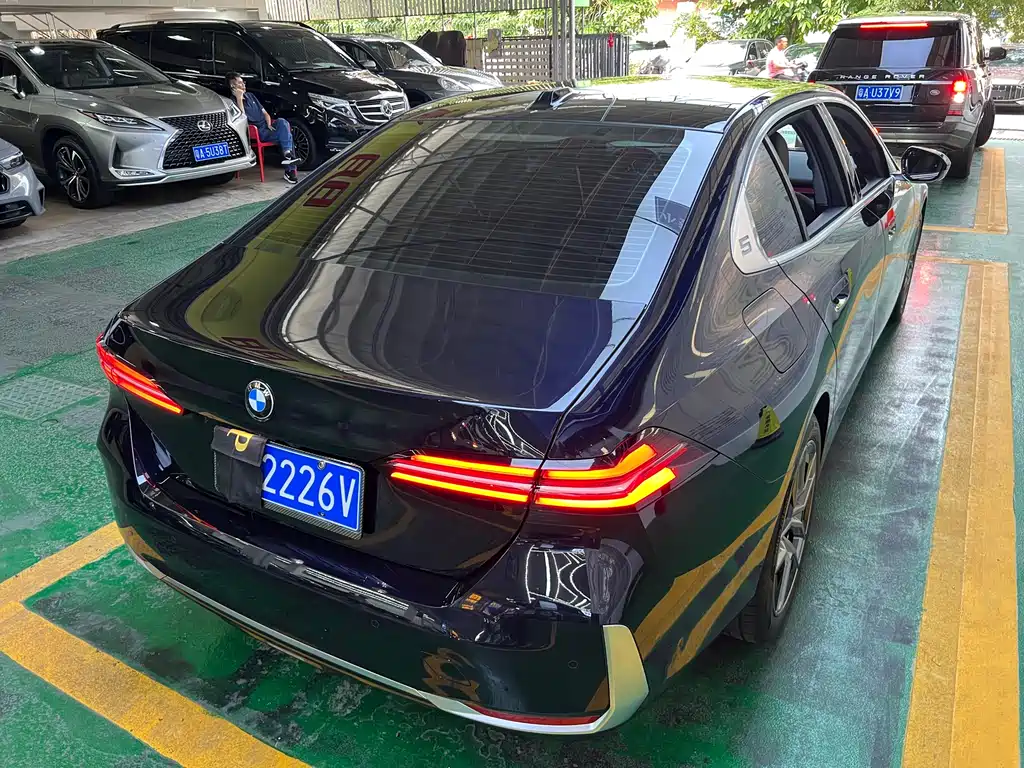 BMW BMW 5 Series 2024 530Li Leading Edition Luxury Package 2024 - thumbnail 6