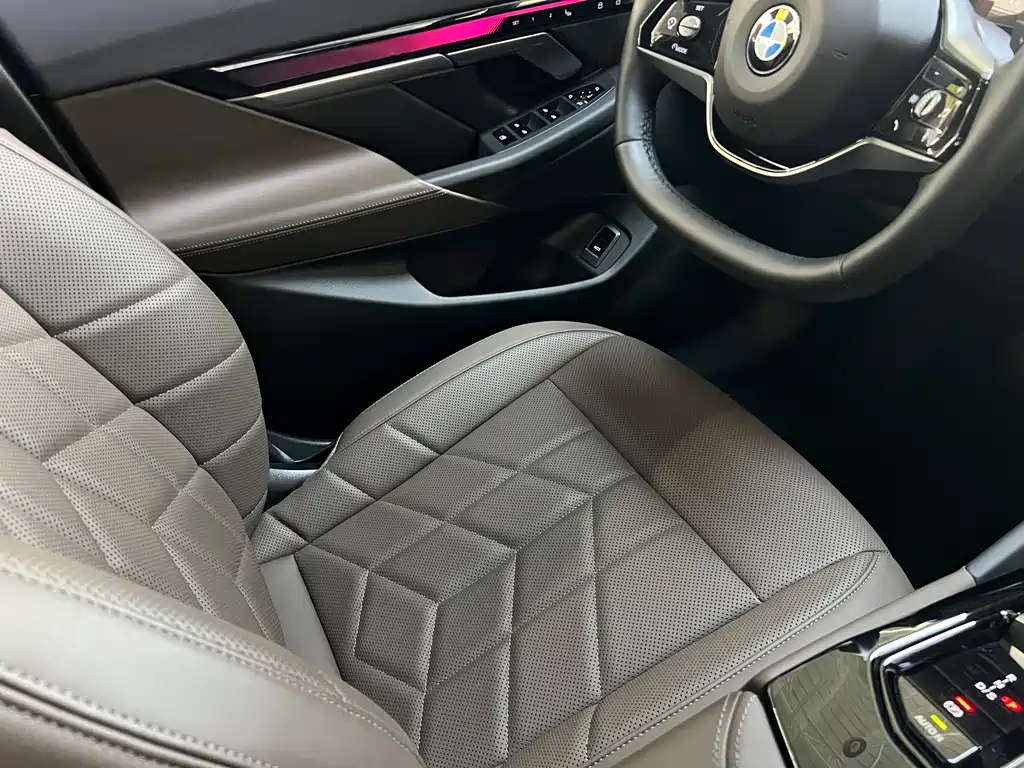 BMW BMW 5 Series 2024 530Li Leading Edition Luxury Package 2024 - thumbnail 18