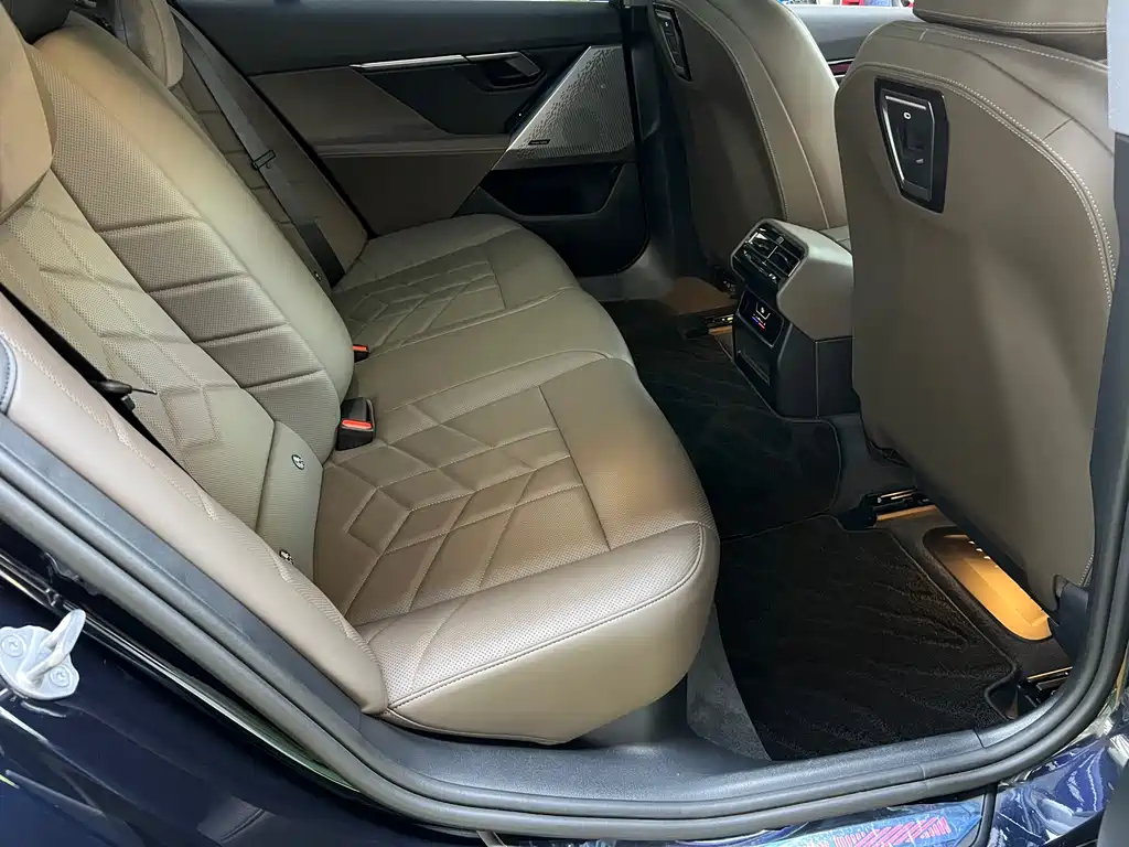 BMW BMW 5 Series 2024 530Li Leading Edition Luxury Package 2024 - thumbnail 20