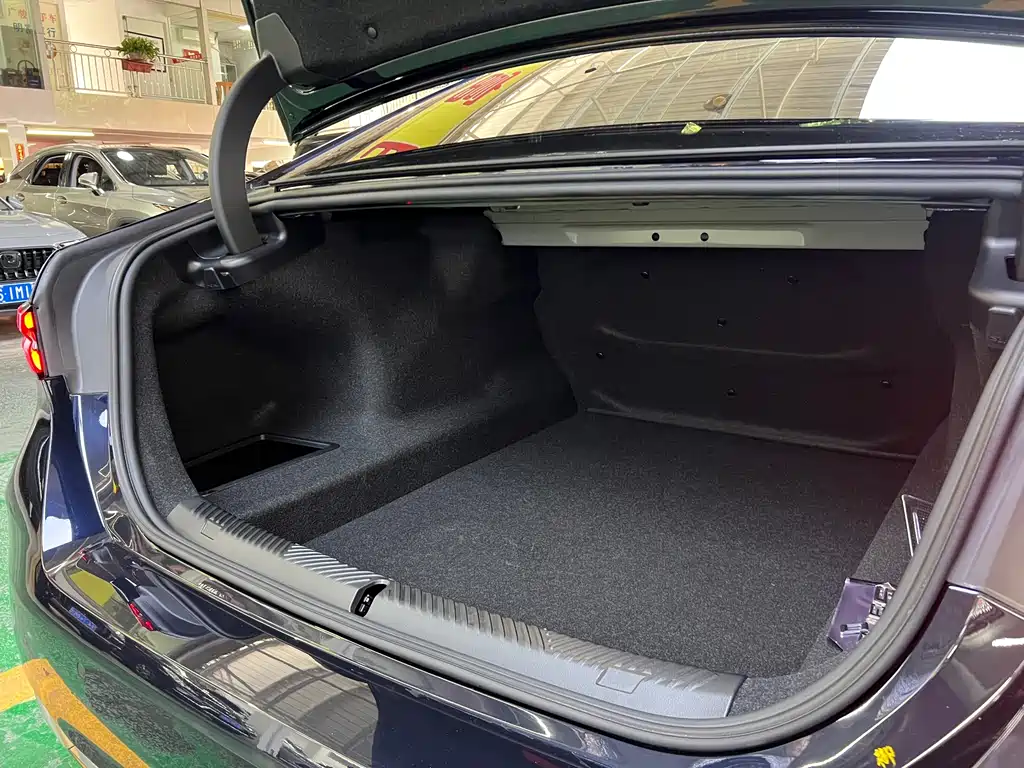 BMW BMW 5 Series 2024 530Li Leading Edition Luxury Package 2024 - thumbnail 22