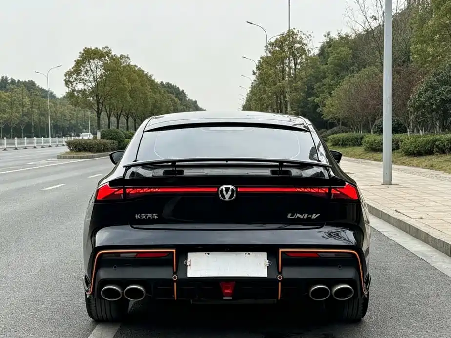 Changan Changan UNI-V 2023 1.5T Sport Edition 2023 - thumbnail 3