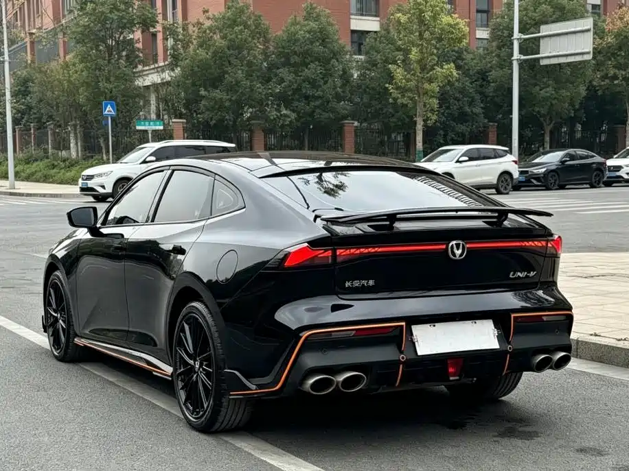 Changan Changan UNI-V 2023 1.5T Sport Edition 2023 - thumbnail 4