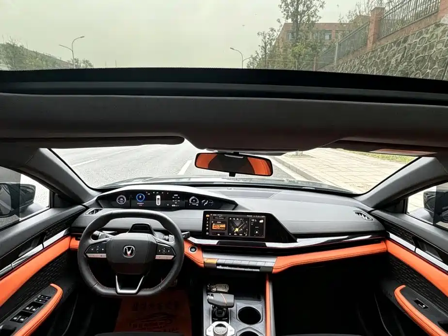 Changan Changan UNI-V 2023 1.5T Sport Edition 2023 - thumbnail 9