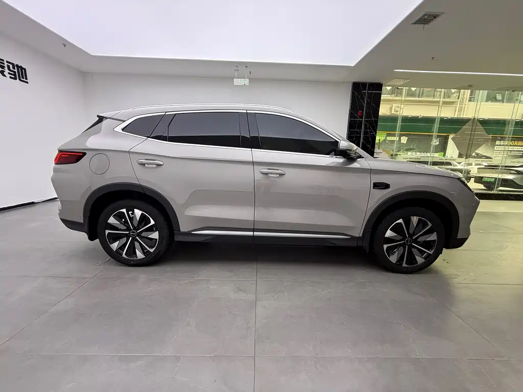 BYD BYD Song PLUS EV 2025 Intelligent Driving Edition 520km Luxury 2025 - thumbnail 6