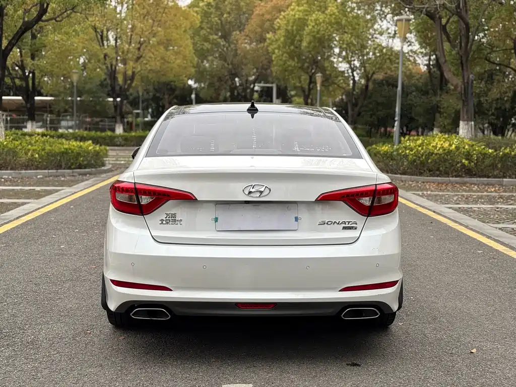 Hyundai 2017 Hyundai Sonata 2.4L DLX 2017 - thumbnail 4