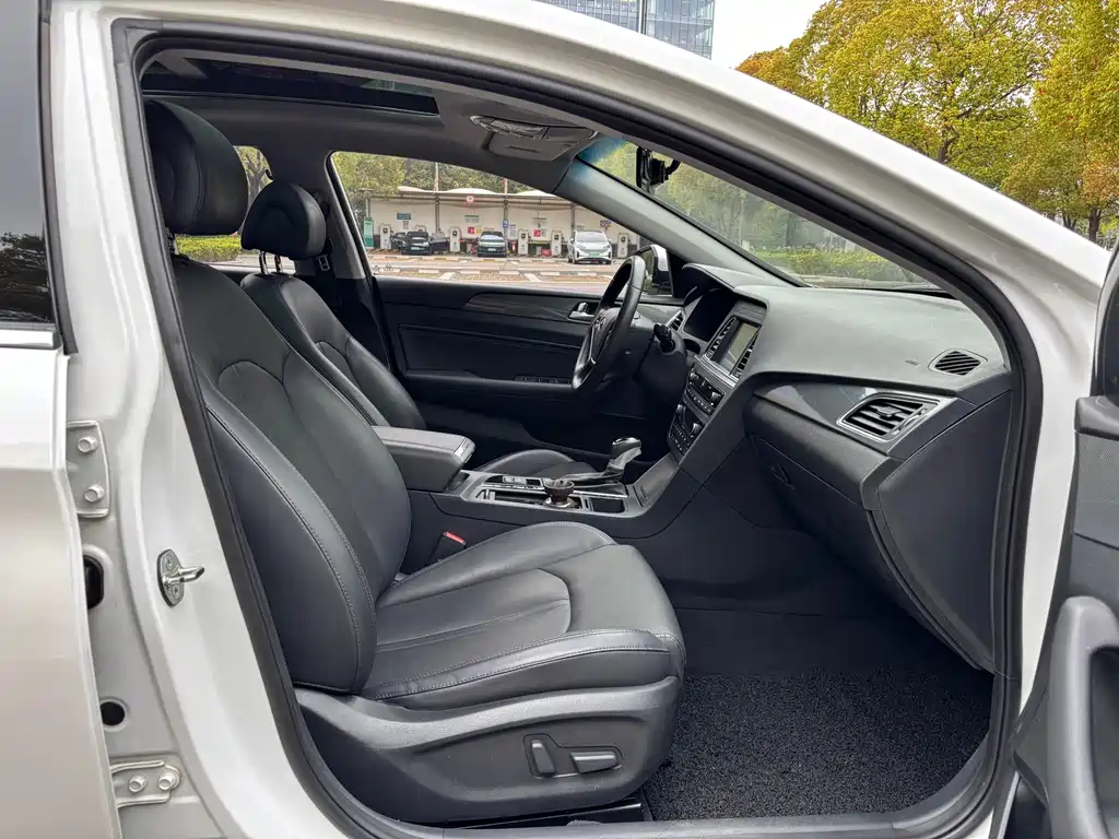 Hyundai 2017 Hyundai Sonata 2.4L DLX 2017 - thumbnail 10