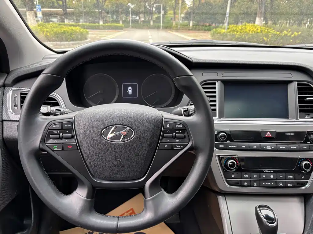 Hyundai 2017 Hyundai Sonata 2.4L DLX 2017 - thumbnail 17