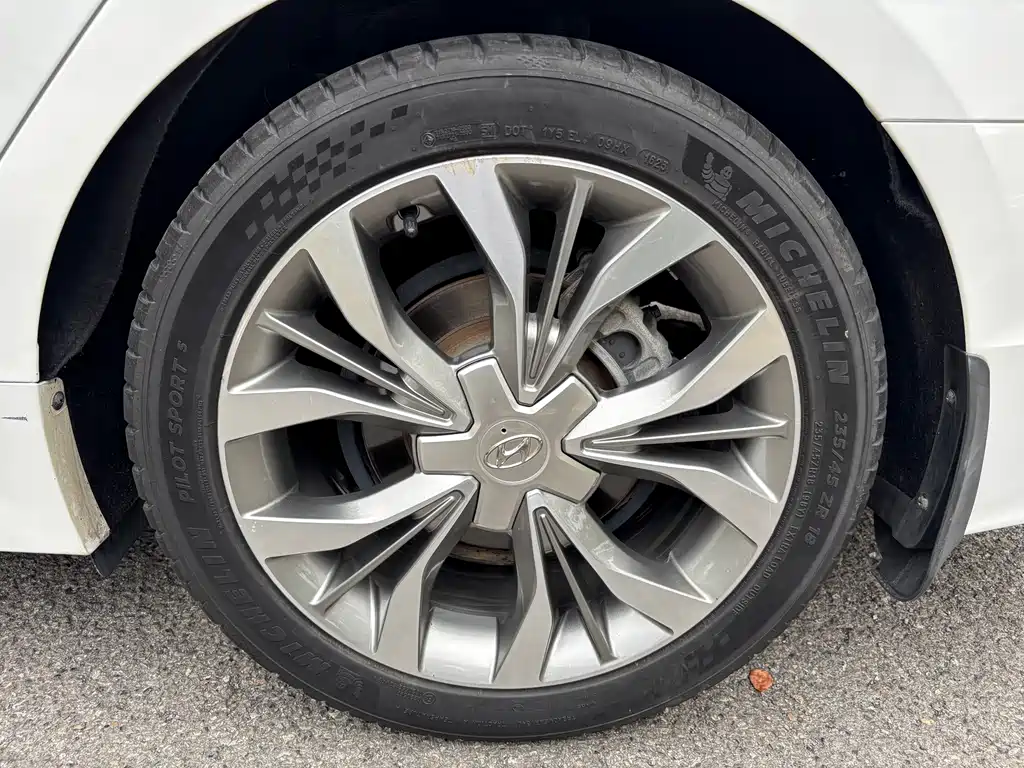 Hyundai 2017 Hyundai Sonata 2.4L DLX 2017 - thumbnail 18