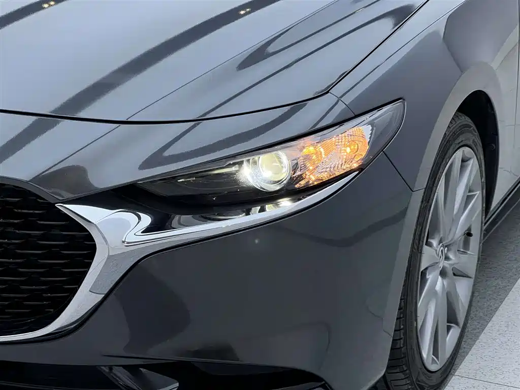 Mazda Mazda 3 Axela 2021 2.0L Automatic Zhixuan Edition 2022 - thumbnail 4