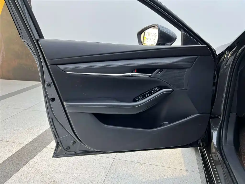 Mazda Mazda 3 Axela 2021 2.0L Automatic Zhixuan Edition 2022 - thumbnail 30