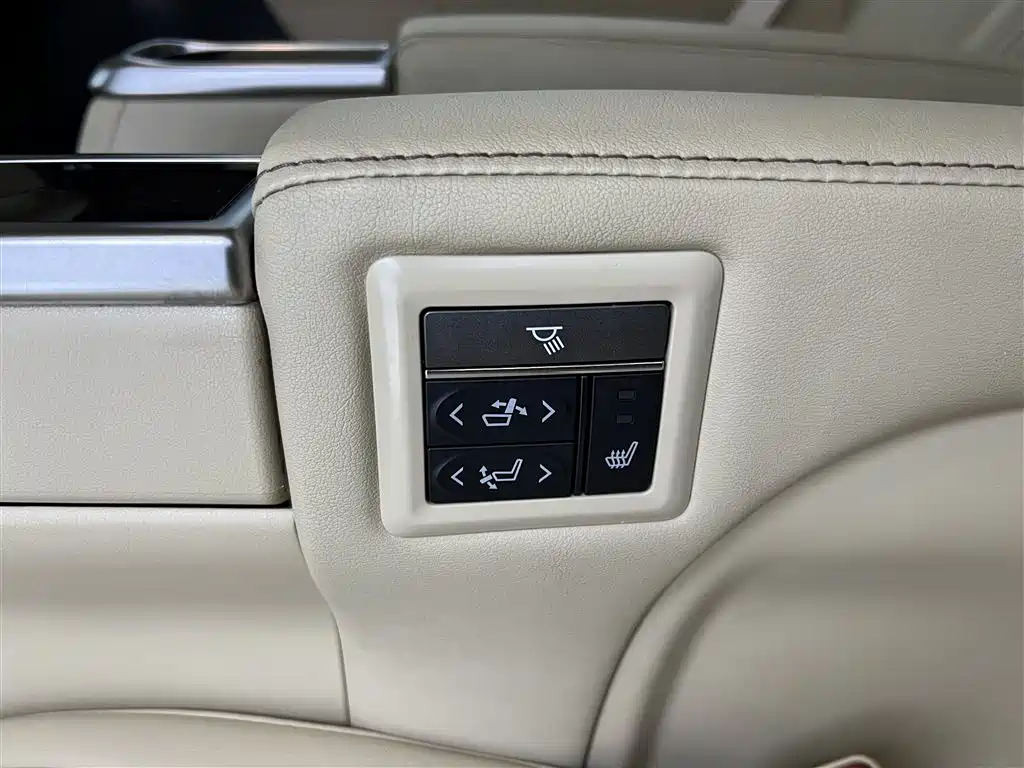 Toyota Alphard 2021 Hybrid 2.5L Luxury Edition 2022 - thumbnail 26