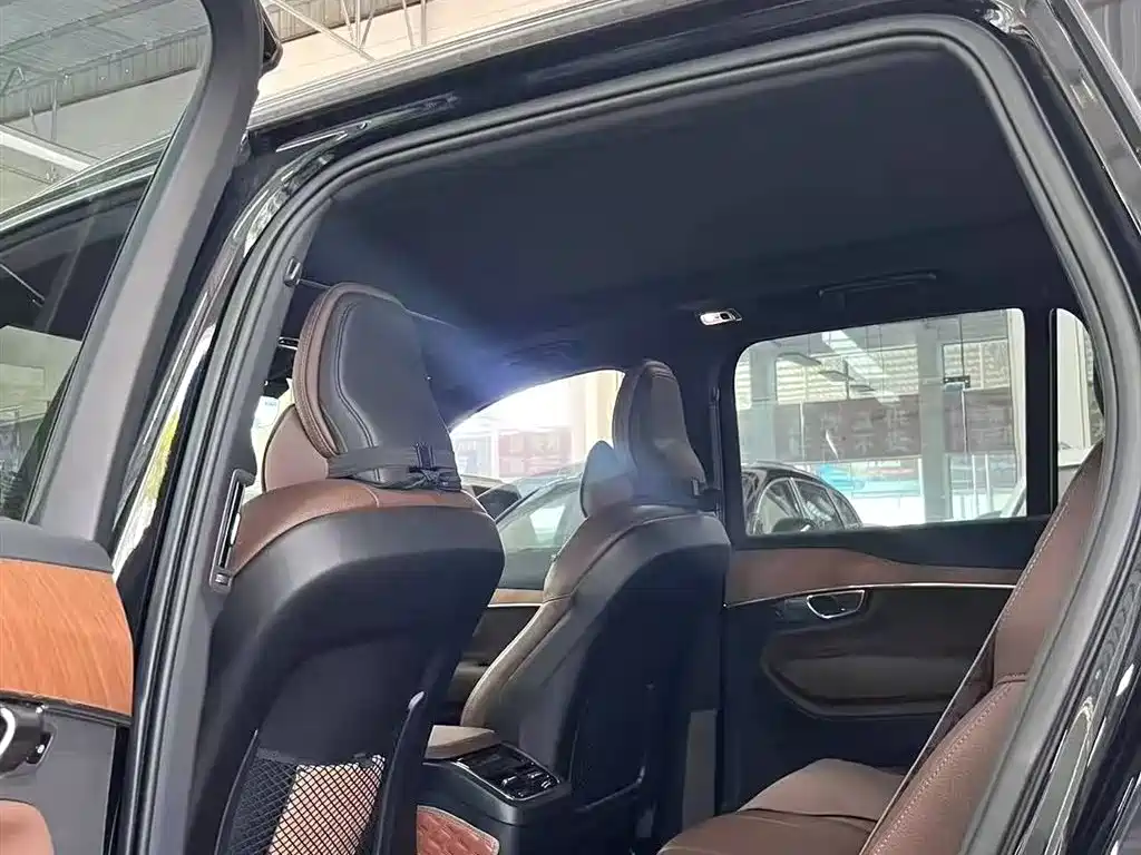 Volvo Volvo XC90 2022 B5 Momentum 7-seater 2022 - thumbnail 5