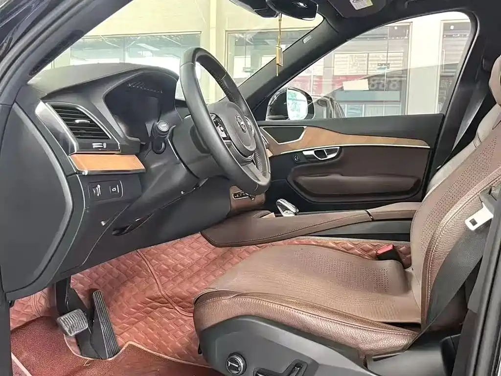 Volvo Volvo XC90 2022 B5 Momentum 7-seater 2022 - thumbnail 6