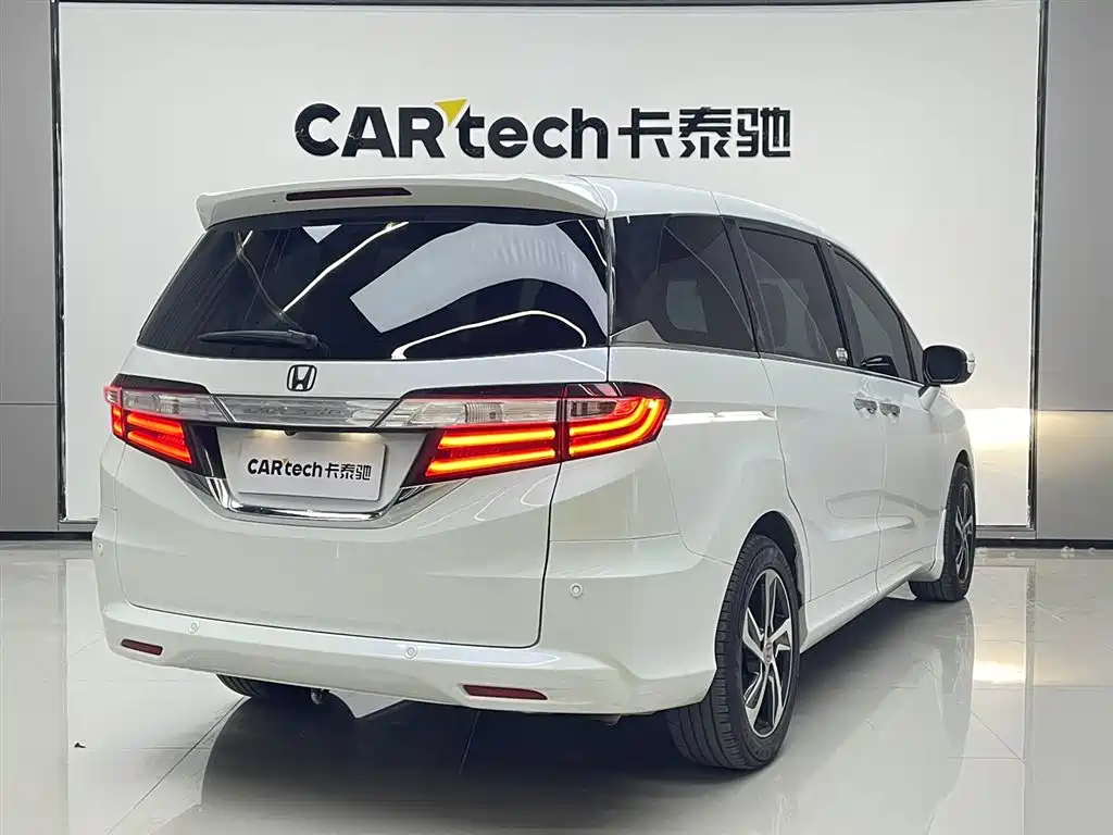 Honda Odyssey 2017 2.4L Zhixiang Edition 2018 - thumbnail 4