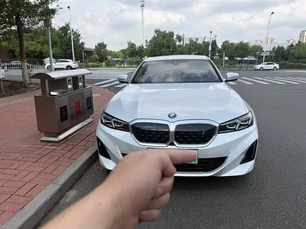 BMW BMW i3 2024 eDrive 35 L 2024 - thumbnail 3