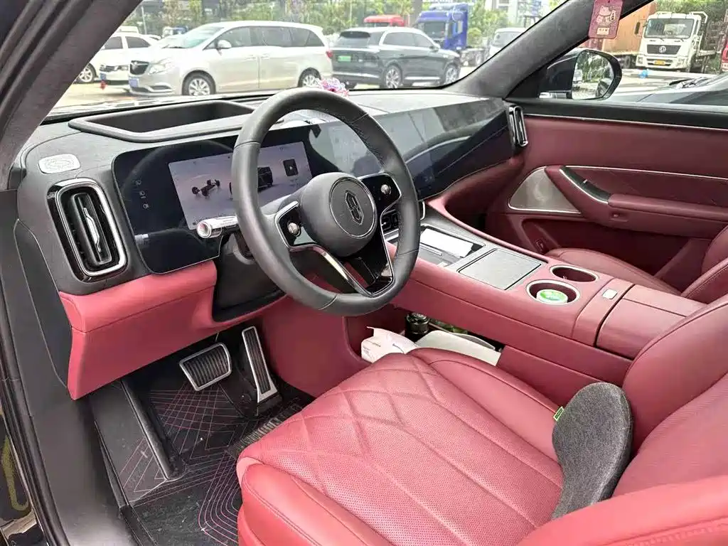 AITO AITO M8 2025 EREV Max+ 53.4kWh 6-Seater with 192-Line LiDAR 2025 - thumbnail 4