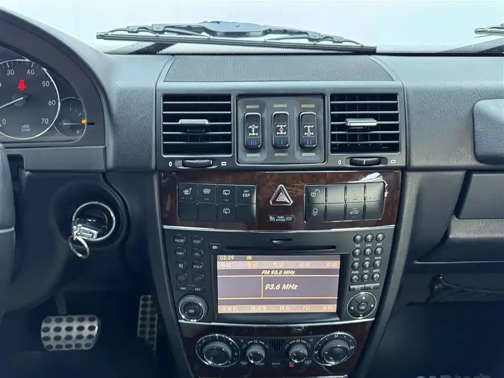 Mercedes-Benz Mercedes-Benz G-Class 2010 G 500 2010 - thumbnail 26