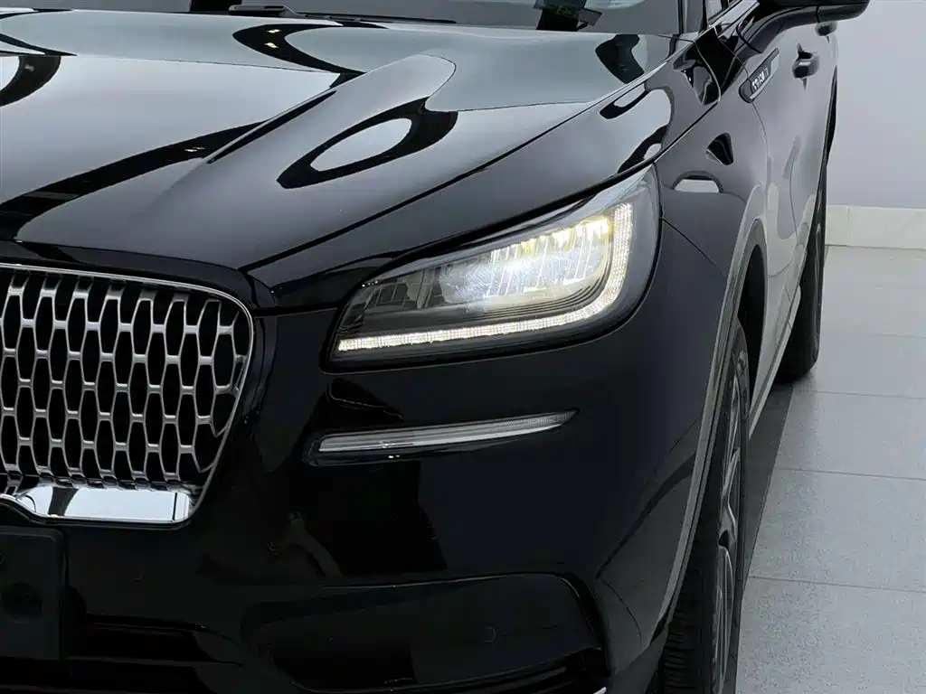 Lincoln Lincoln Corsair 2022 Facelift 2.0T FWD Prestige Edition 2022 - thumbnail 5
