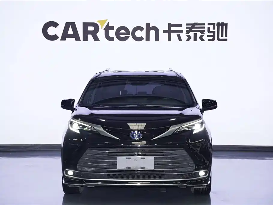 Toyota Toyota Sienna 2023 2.5L Hybrid Premium Edition 2024 - thumbnail 2