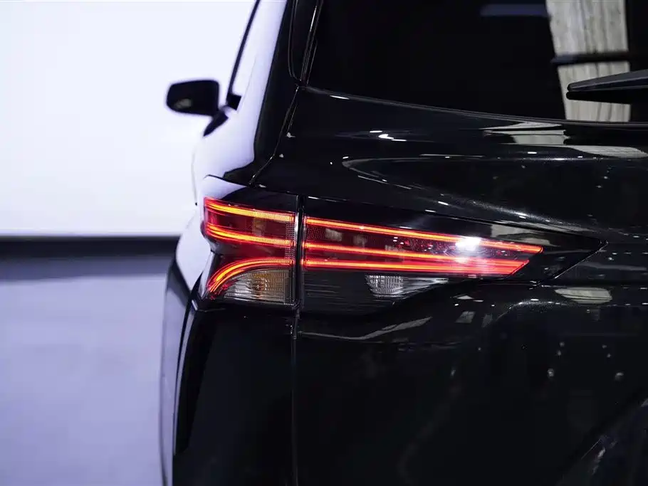 Toyota Toyota Sienna 2023 2.5L Hybrid Premium Edition 2024 - thumbnail 8