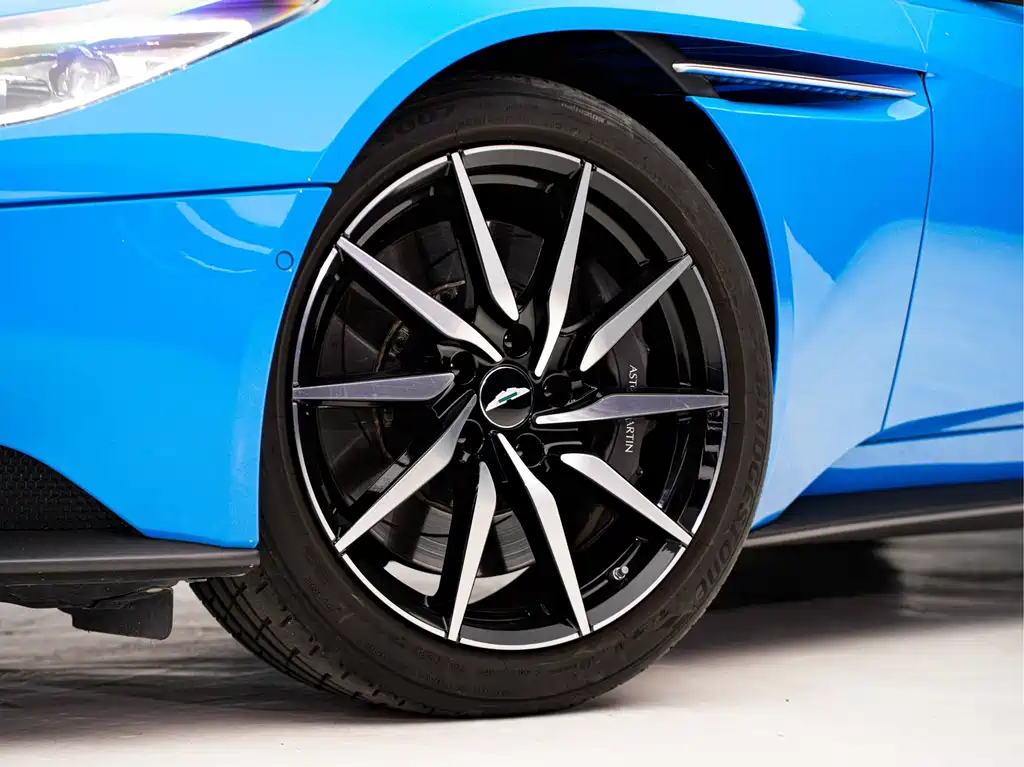 Aston Martin Aston Martin DB11 2023 4.0T V8 Coupe 2023 - thumbnail 8