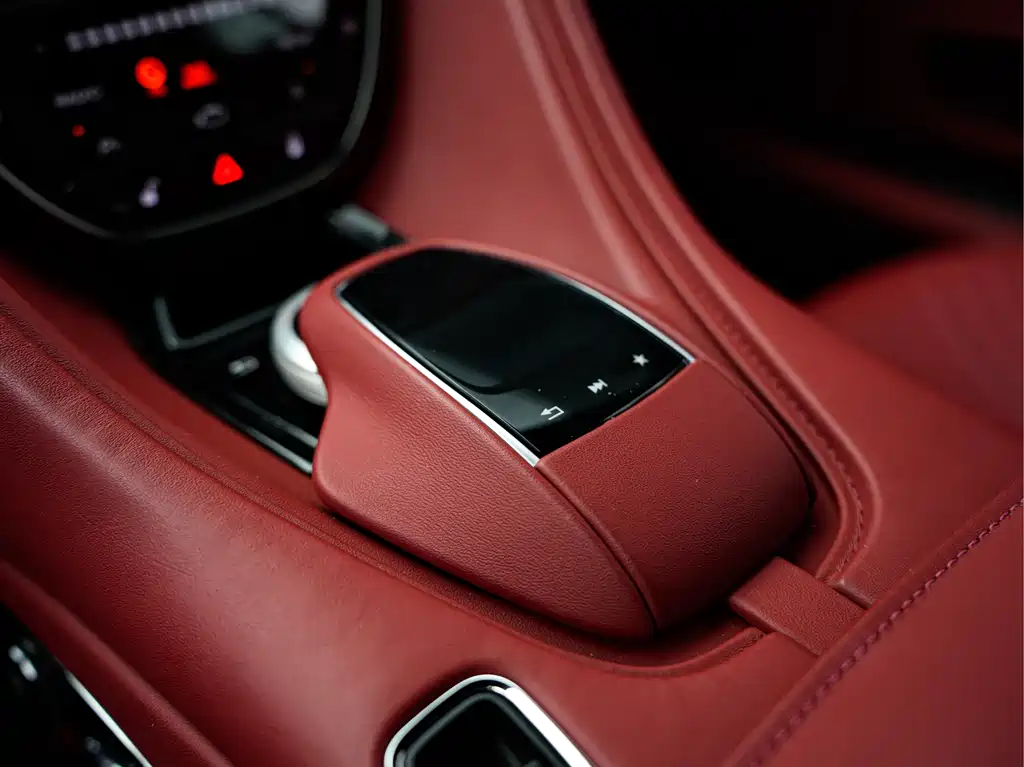 Aston Martin Aston Martin DB11 2023 4.0T V8 Coupe 2023 - thumbnail 19