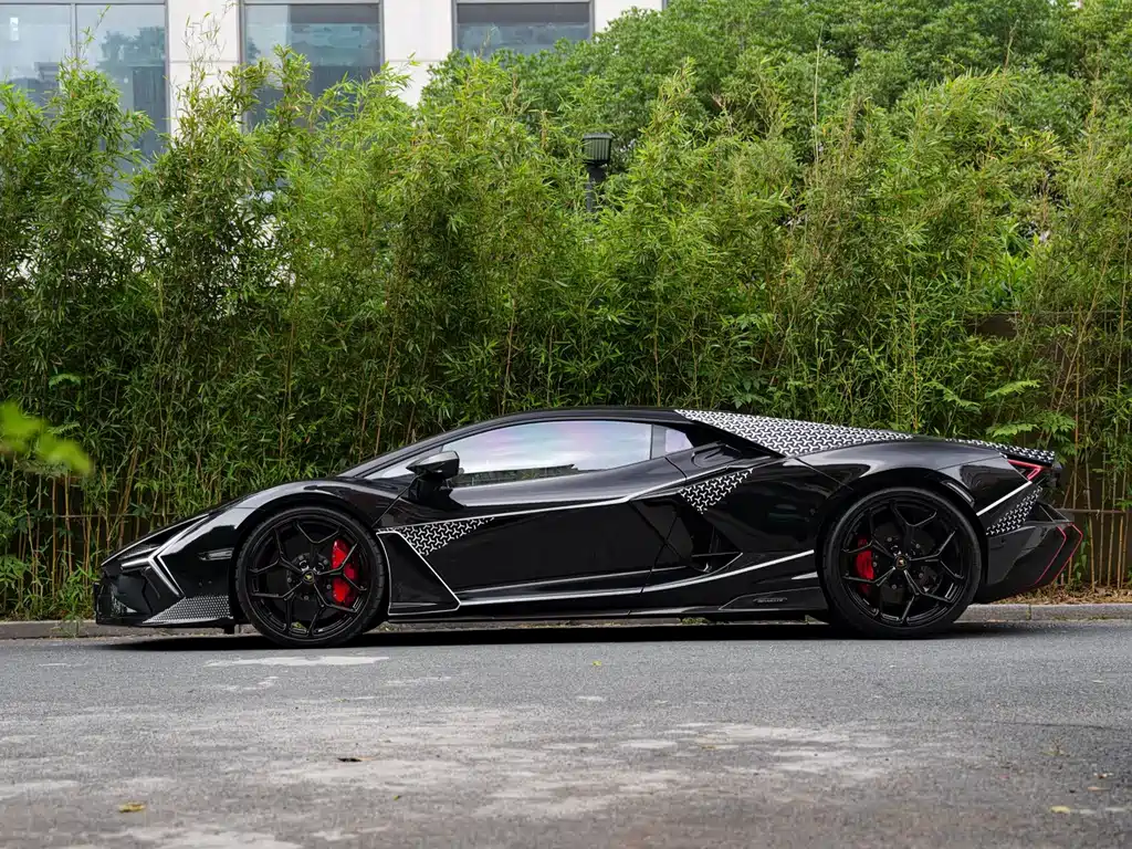 Lamborghini Lamborghini Revuelto 2023 6.5L PHEV Standard Edition 2025 - thumbnail 4