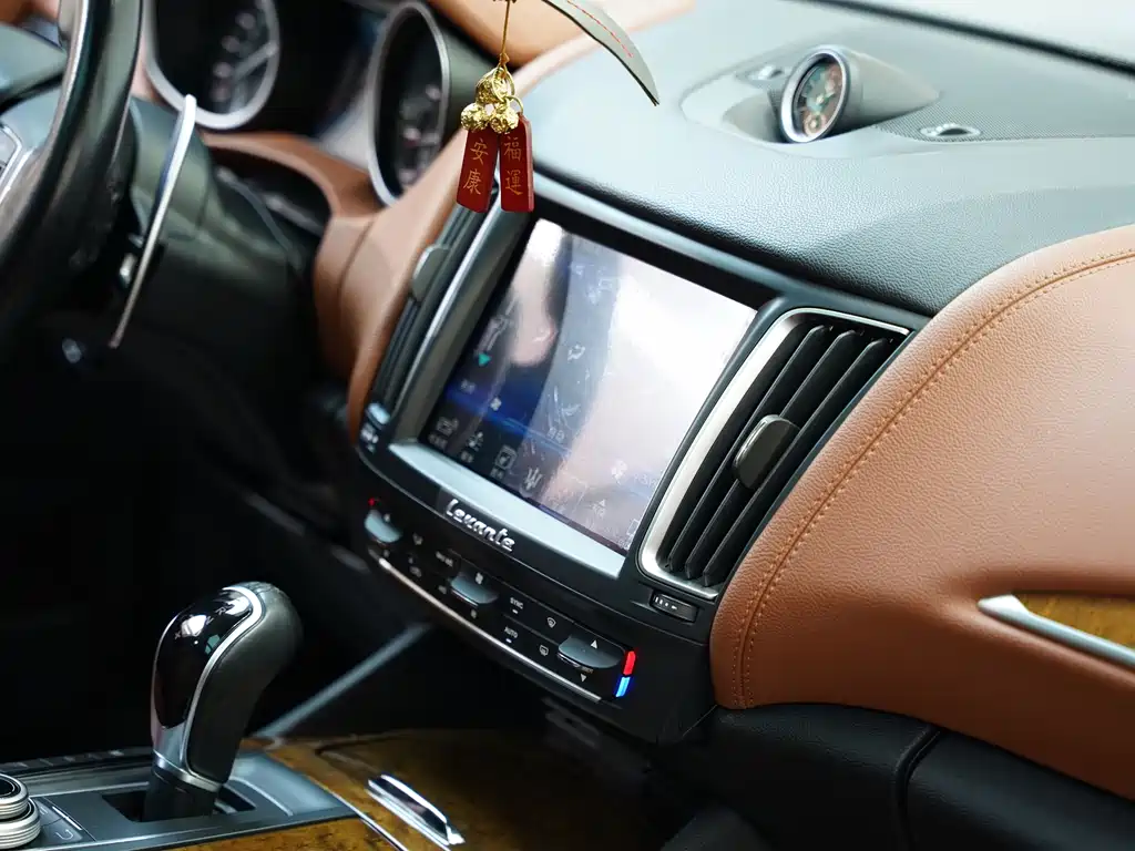 Maserati Maserati Levante 2016 3.0T Standard 2018 - thumbnail 14
