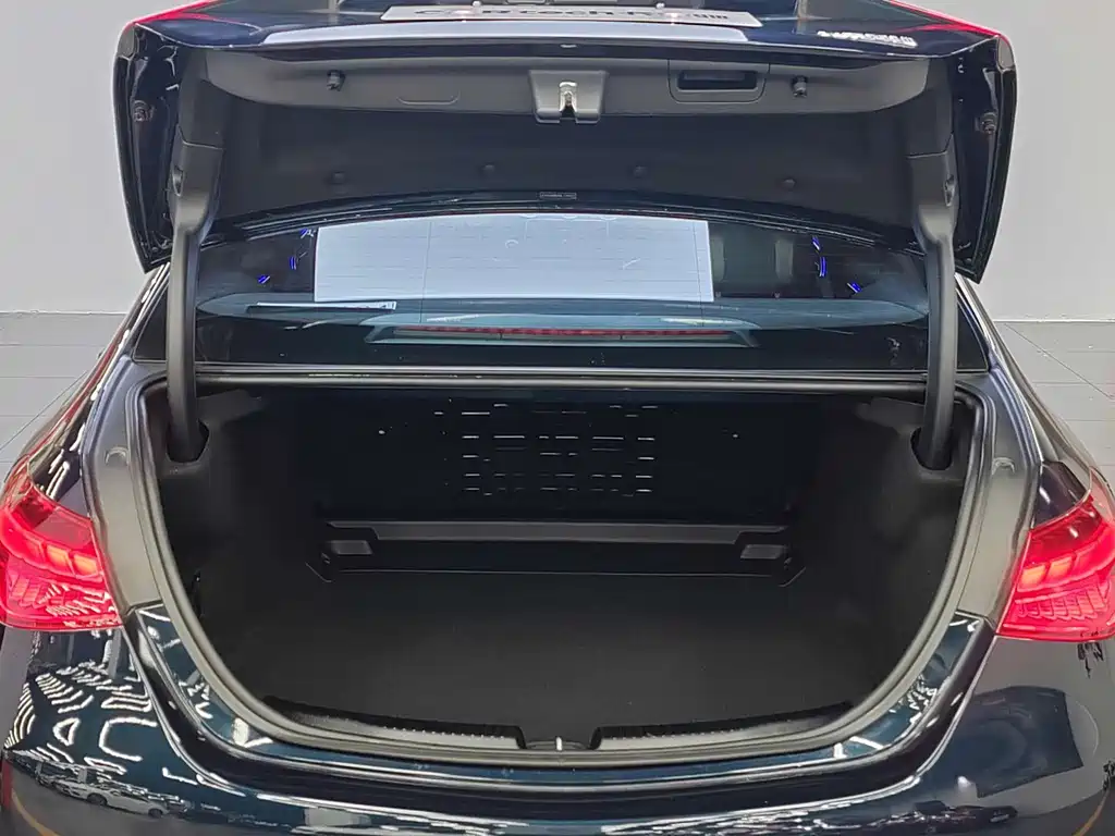 Mercedes-Benz Mercedes-Benz C-Class 2022 Facelift C 200 L Sport Edition 2022 - thumbnail 15
