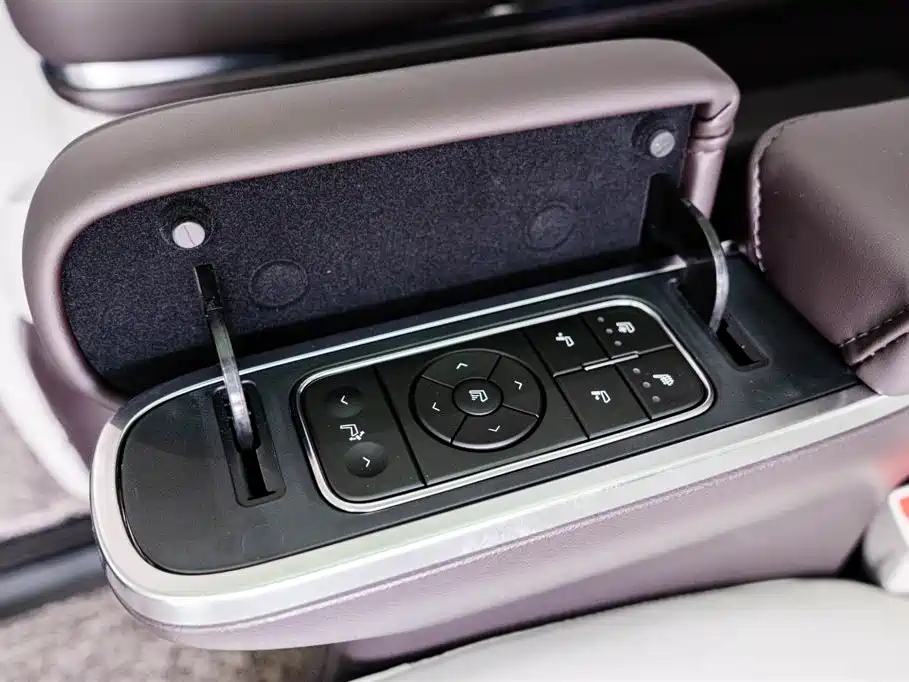 GAC Trumpchi GAC Trumpchi M8 2023 Lingxiu Series 390T Supreme Edition 2022 - thumbnail 16