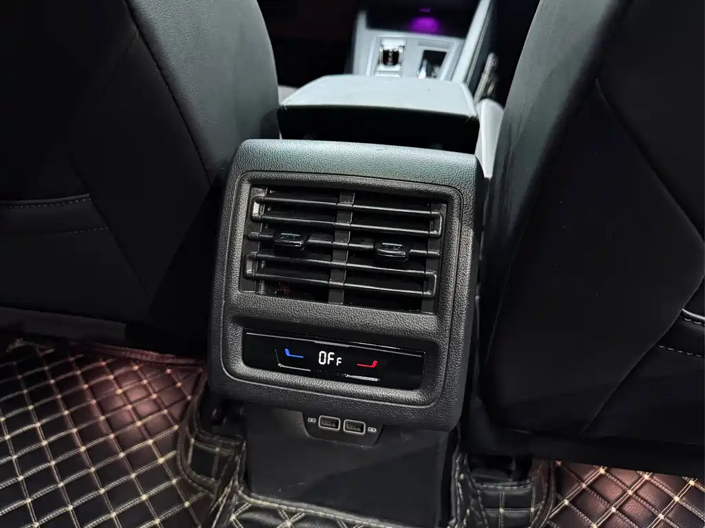 Volkswagen Volkswagen Golf 2023 Facelift 280TSI DSG R-Line Lite 2024 - thumbnail 17