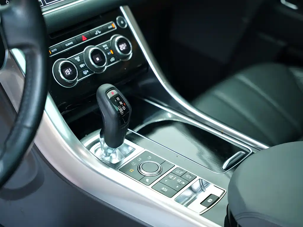 Land Rover Range Rover Sport 2015 3.0 SC V6 HSE 2015 - thumbnail 15