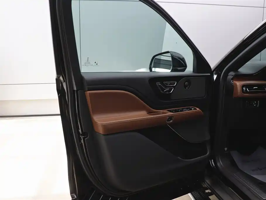 Lincoln Lincoln Aviator 2023 3.0T V6 AWD Reserve 6-Seater 2024 - thumbnail 10